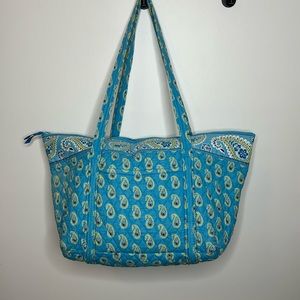 Vera Bradley Extra Large Tote. Great for overnight travel.